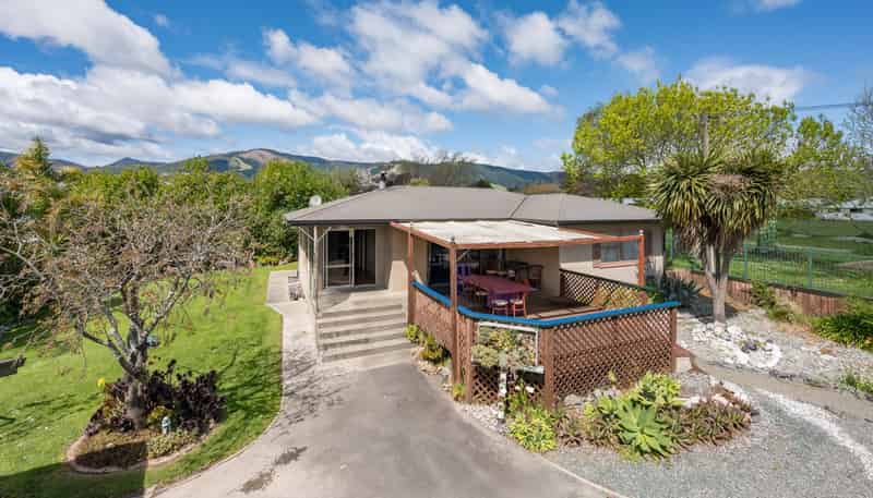 283 Seaview Road, Stoke