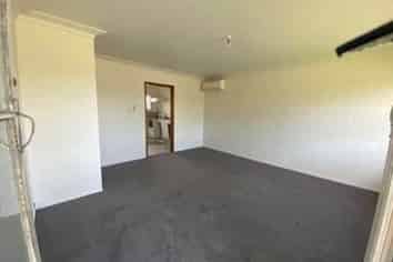 2/57 Bairds Road, Otara