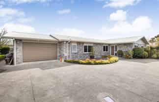 27 Norfolk Crescent, Feilding