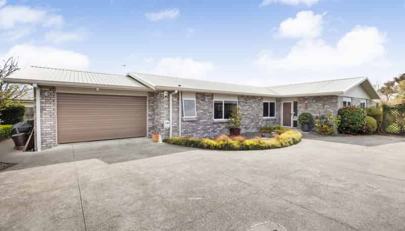 27 Norfolk Crescent, Feilding