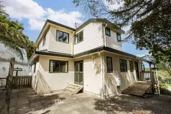 21 Ladbrooke Drive, Newlands