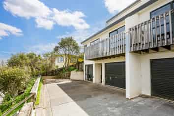 21 Ladbrooke Drive, Newlands