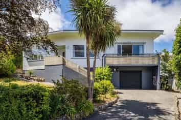 34 Ranui Terrace, Tawa