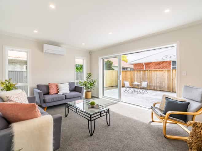 11A Hall Grove, Ebdentown