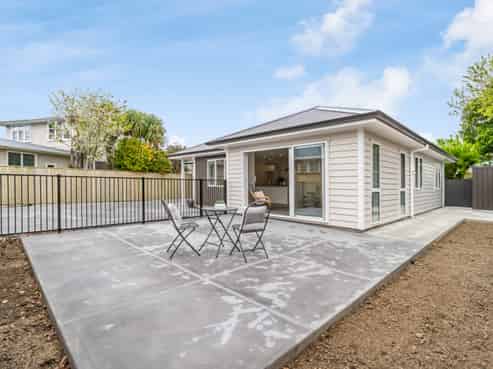 11A Hall Grove, Ebdentown