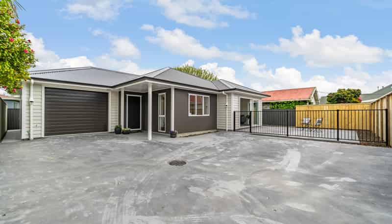 11A Hall Grove, Ebdentown