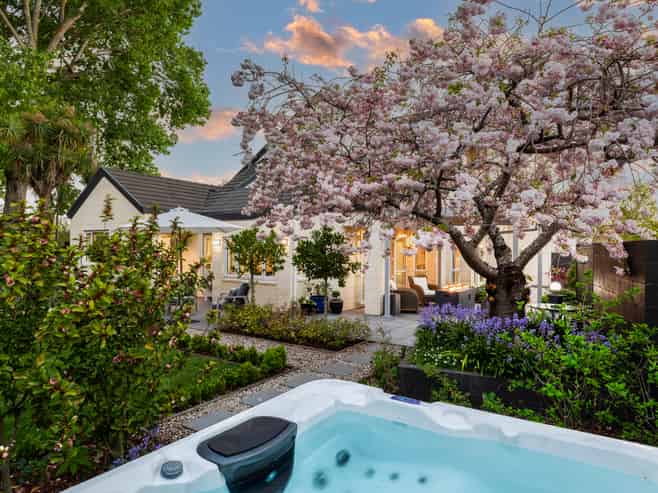 30 Chateau Drive, Burnside