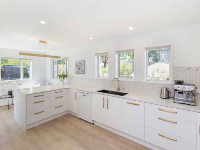 30 Chateau Drive, Burnside