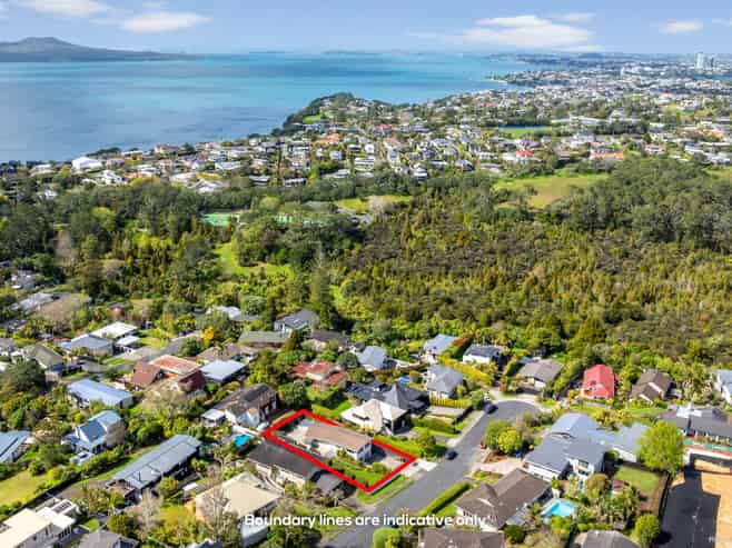 8 Asbury Crescent, Campbells Bay