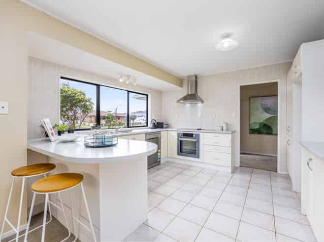 4 Settlers Grove, Orewa