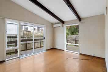 2/14 Frederick Street, Waltham