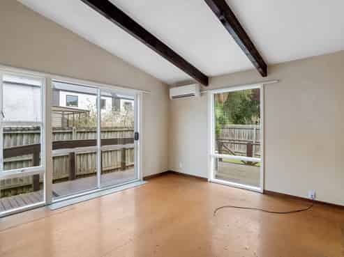 2/14 Frederick Street, Waltham
