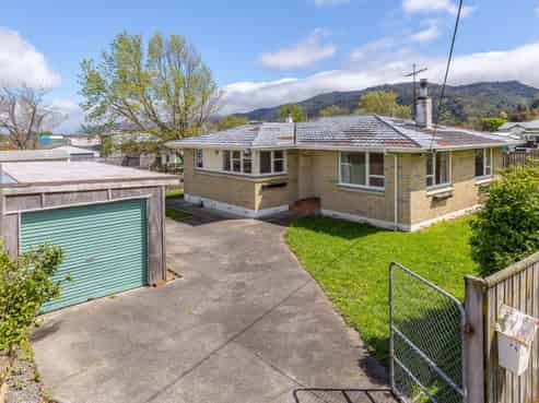 44 Fox Street, Featherston