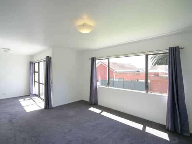 2/7 Courant Place, Clover Park