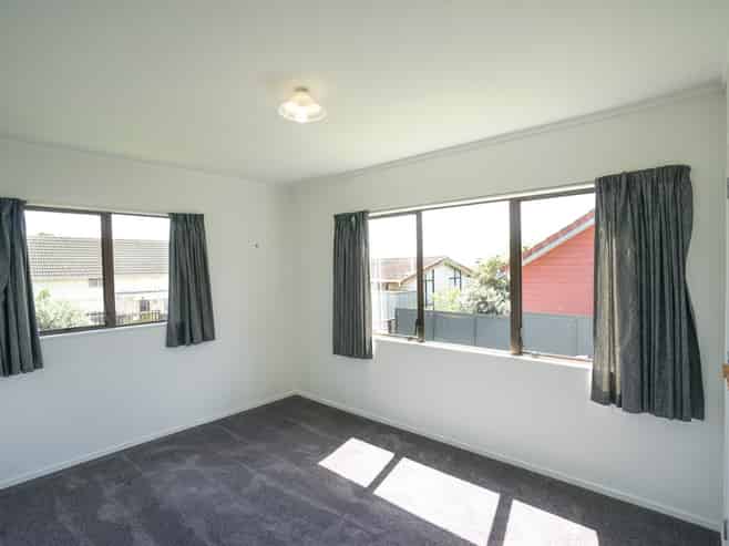 2/7 Courant Place, Clover Park