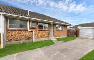 2/3 Palm Avenue, Pakuranga