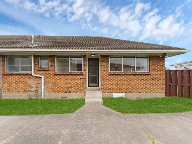 2/3 Palm Avenue, Pakuranga