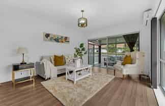 2/3 Palm Avenue, Pakuranga