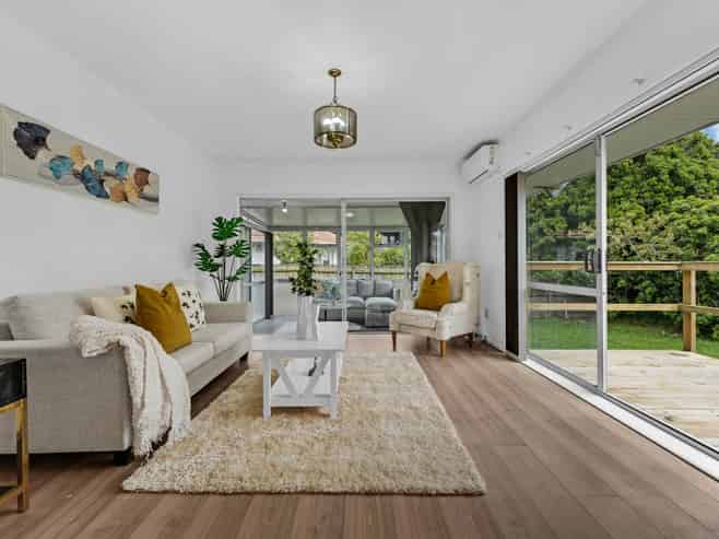 2/3 Palm Avenue, Pakuranga
