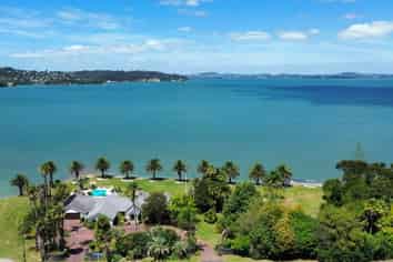 16 & 18 Gunn Way, Hobsonville