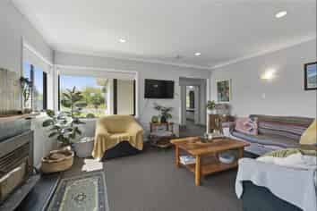 21 Old Coach Road, Otaki Beach