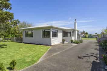 21 Old Coach Road, Otaki Beach
