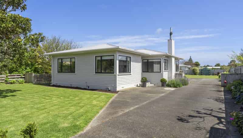 21 Old Coach Road, Otaki Beach