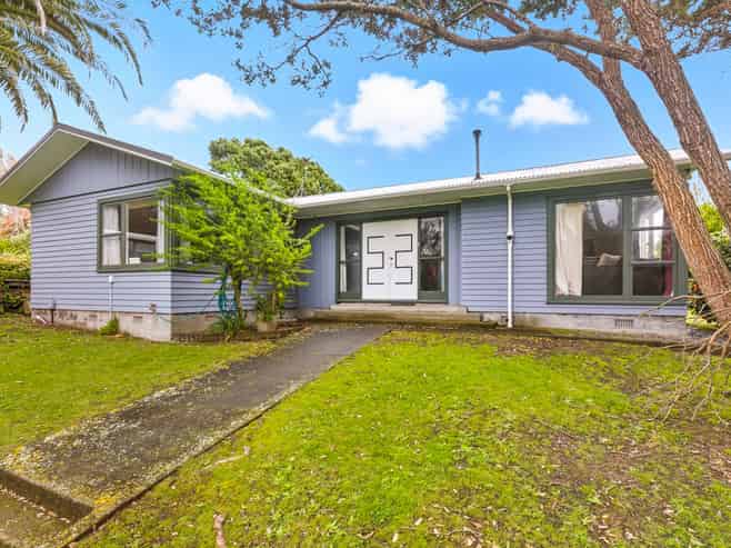 27 Clunie Avenue, Raumati South