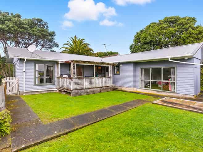 27 Clunie Avenue, Raumati South