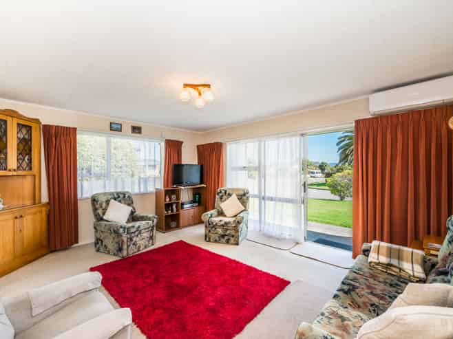 1 Graham Grove, Waikanae