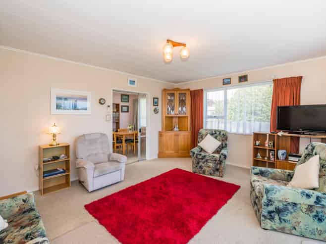 1 Graham Grove, Waikanae