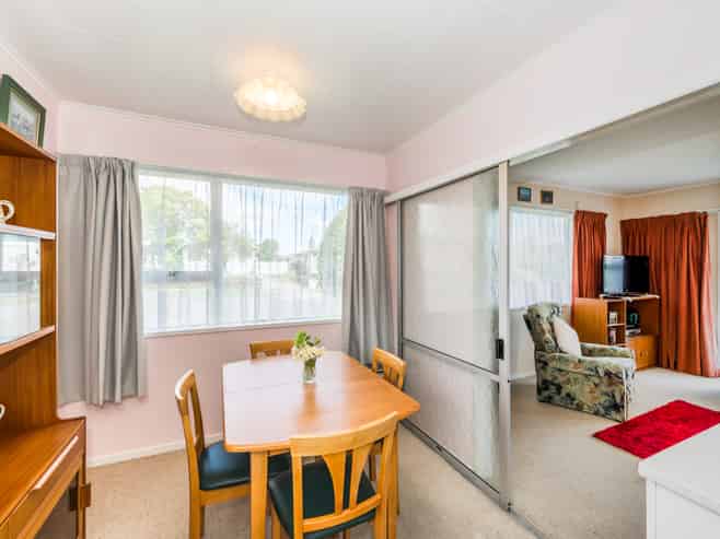 1 Graham Grove, Waikanae