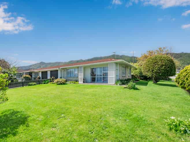 1 Graham Grove, Waikanae