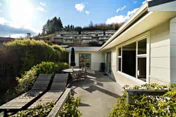 89 Hallenstien Street , Queenstown Hill