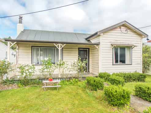 24 Milne Street, Hunterville