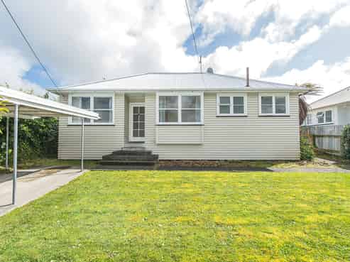 30 Bell Street, Marton