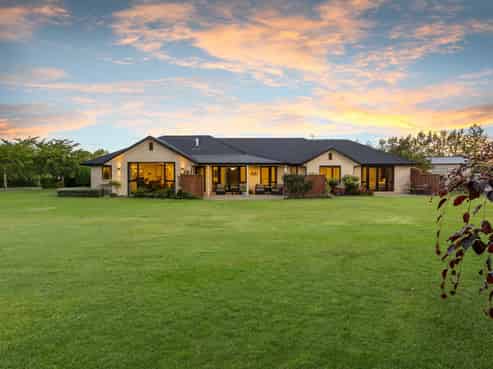 2 Leyland Crescent, Swannanoa