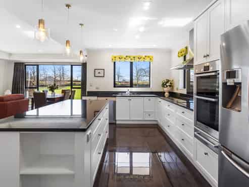 2 Leyland Crescent, Swannanoa