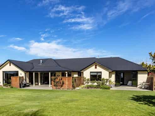 2 Leyland Crescent, Swannanoa