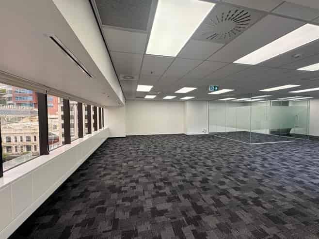 New to the market – modern office suite