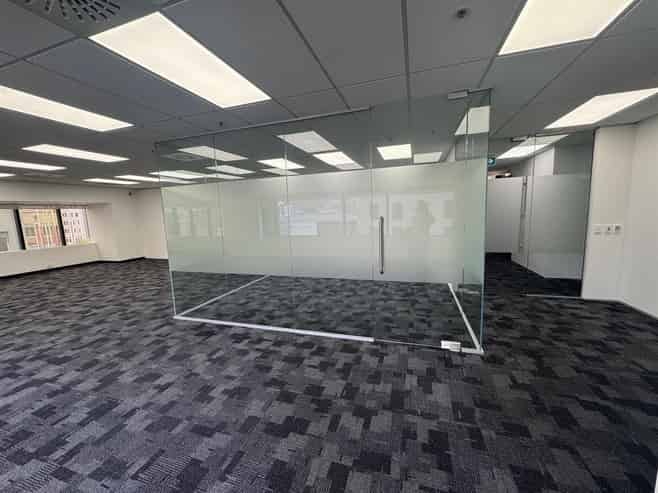 New to the market – modern office suite