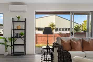 82A Commodore Drive, Lynfield