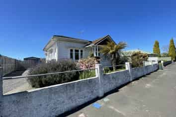 404 Lyndon Road East, Hastings