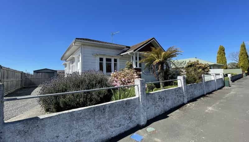 404 Lyndon Road East, Hastings