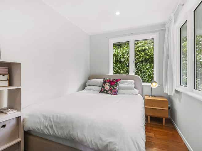 65 Airlie Road, Plimmerton