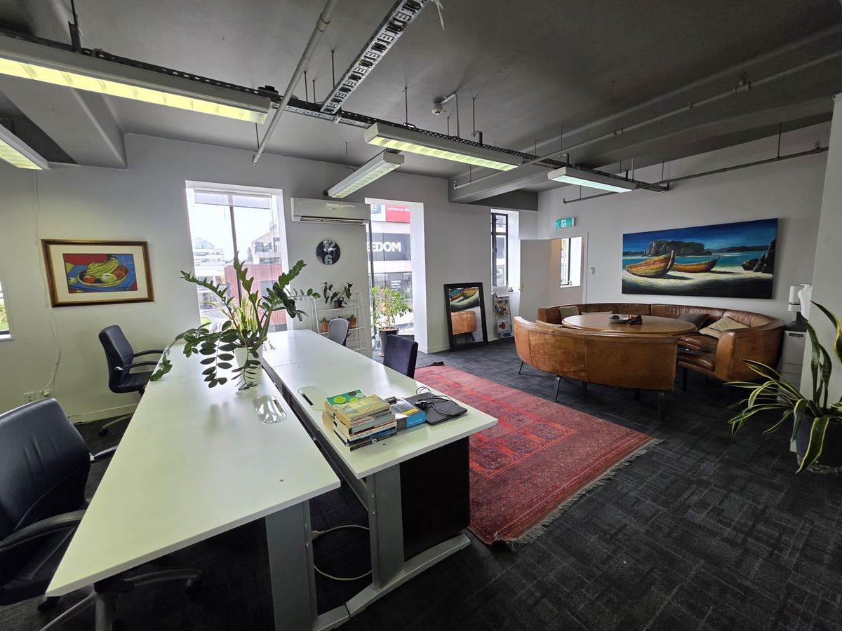 Versatile Newmarket Office | For Lease – pohled 3