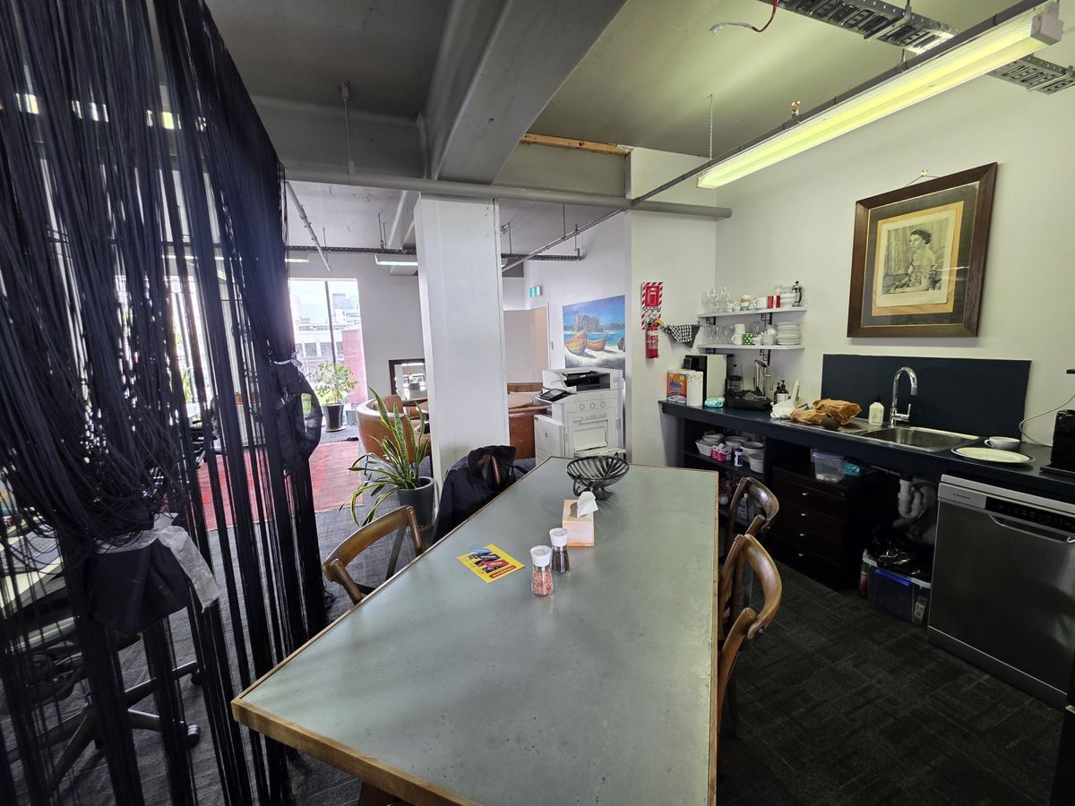 Versatile Newmarket Office | For Lease – pohled 4