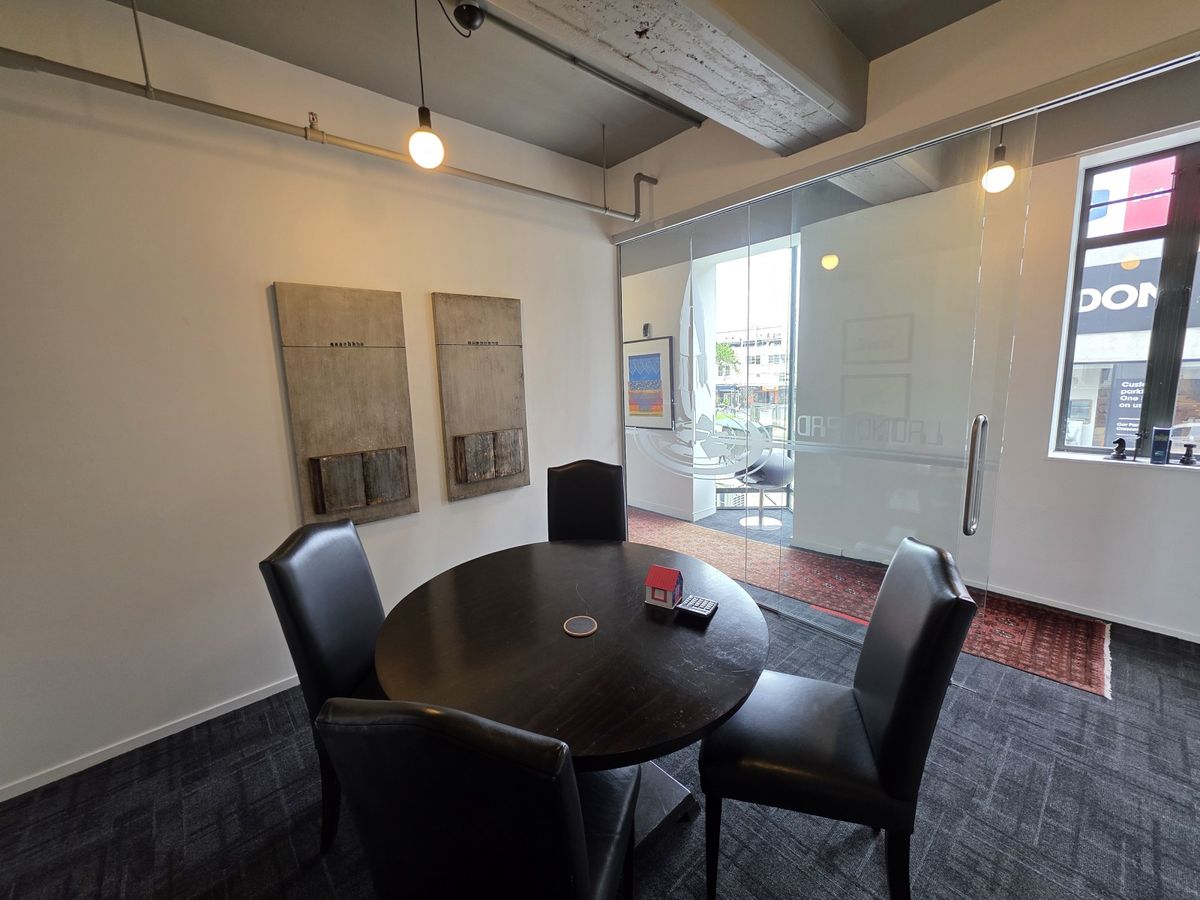 Versatile Newmarket Office | For Lease – pohled 6