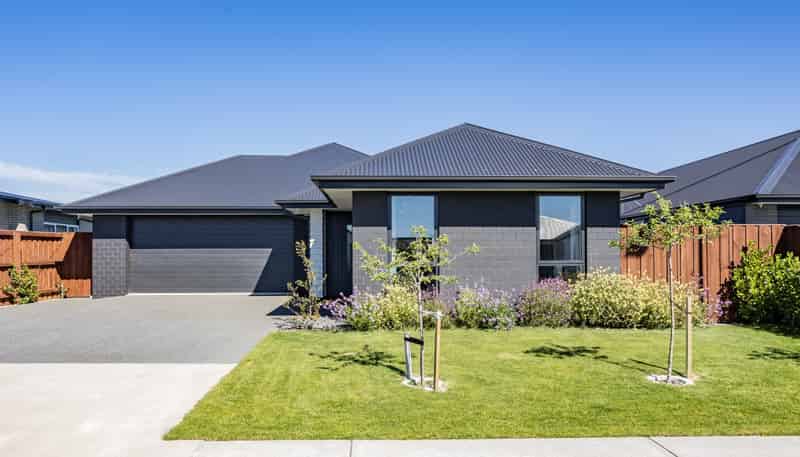 12 Grimwood Street, Woodend