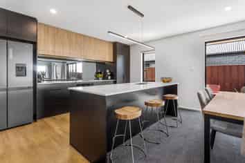 12 Grimwood Street, Woodend